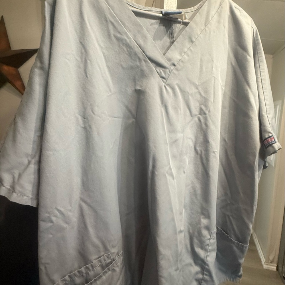 Cherokee Authentic Scrubs Women's Tunic in Soft Gray